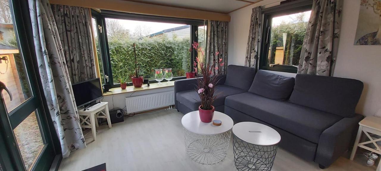 Comfortabel En Gezellig Familie Chalet Tot 6 Personen Op De Veluwe Bungalowpark De Kern Путен Екстериор снимка