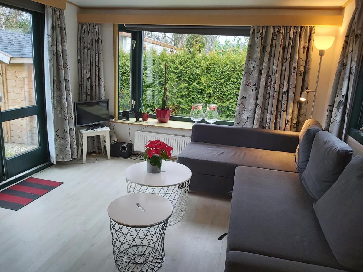 Comfortabel En Gezellig Familie Chalet Tot 6 Personen Op De Veluwe Bungalowpark De Kern Путен Екстериор снимка