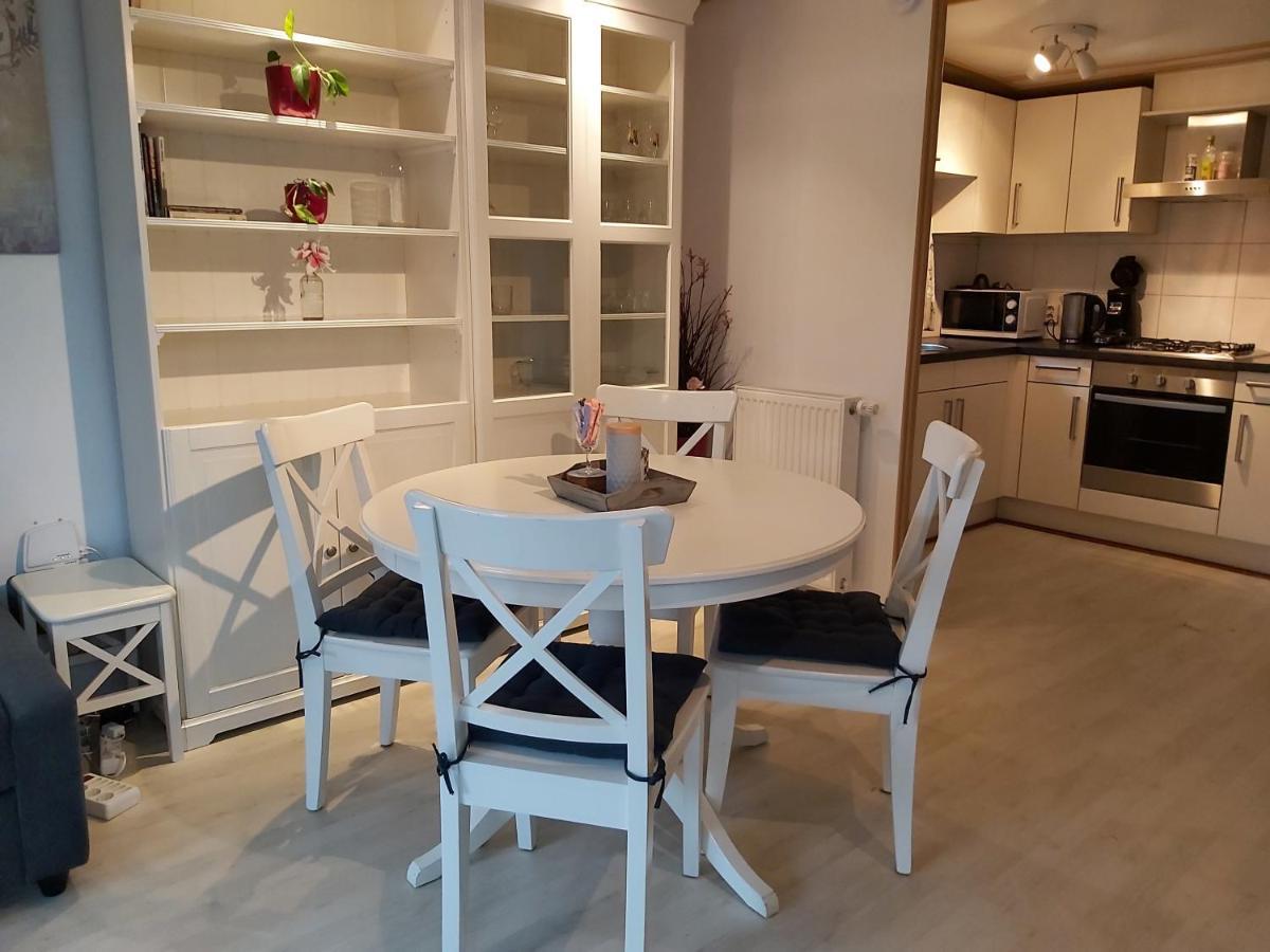Comfortabel En Gezellig Familie Chalet Tot 6 Personen Op De Veluwe Bungalowpark De Kern Путен Екстериор снимка