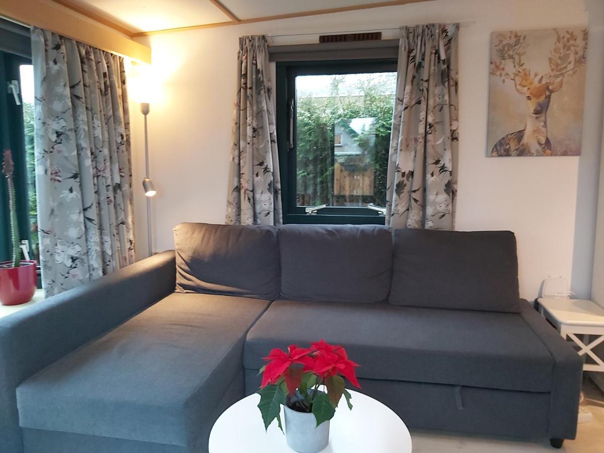 Comfortabel En Gezellig Familie Chalet Tot 6 Personen Op De Veluwe Bungalowpark De Kern Путен Екстериор снимка