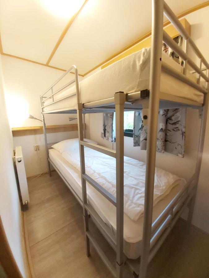 Comfortabel En Gezellig Familie Chalet Tot 6 Personen Op De Veluwe Bungalowpark De Kern Путен Екстериор снимка