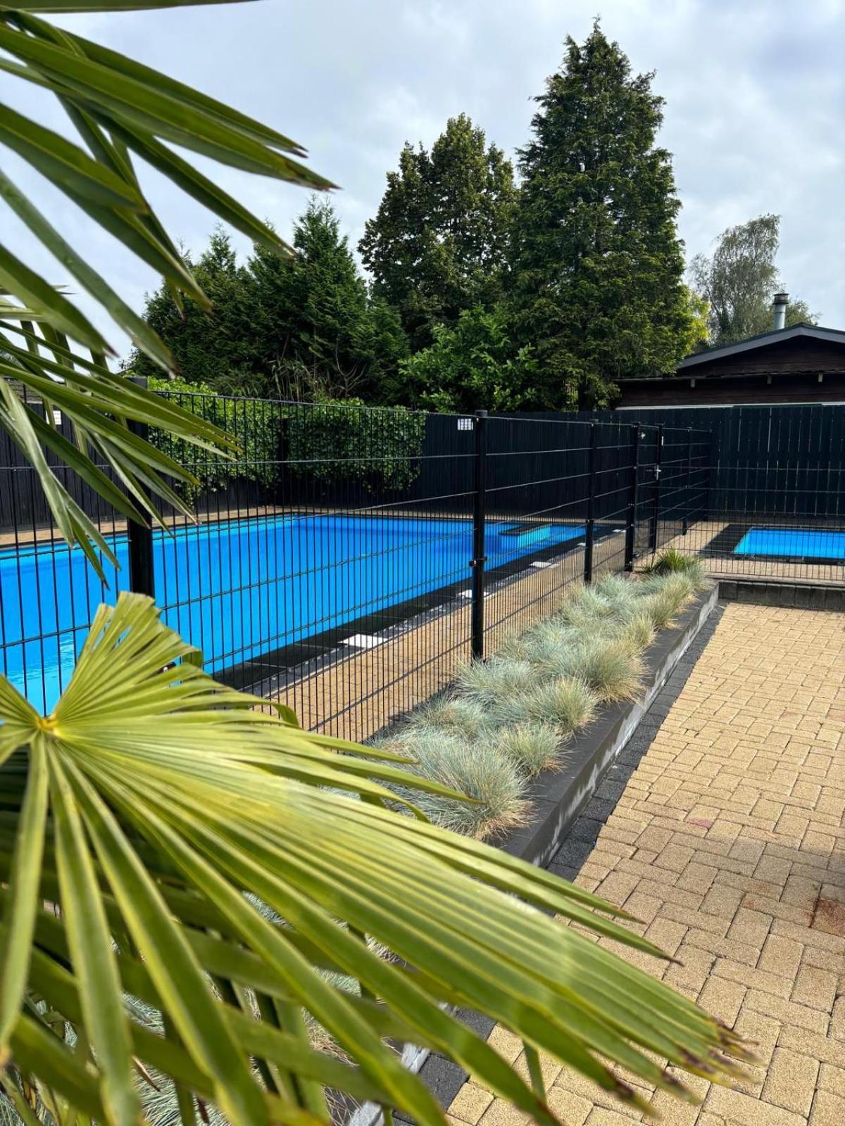 Comfortabel En Gezellig Familie Chalet Tot 6 Personen Op De Veluwe Bungalowpark De Kern Путен Екстериор снимка