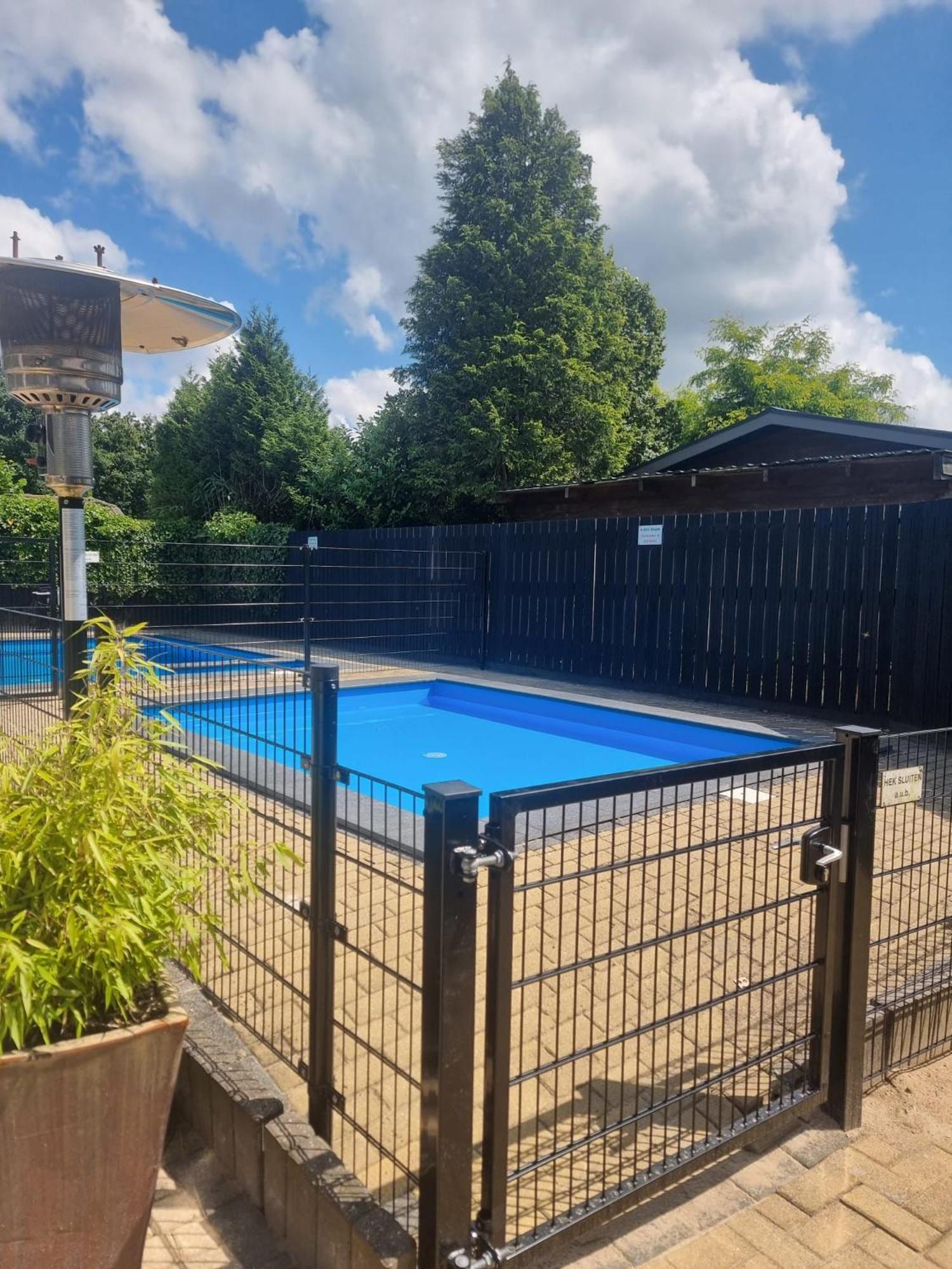 Comfortabel En Gezellig Familie Chalet Tot 6 Personen Op De Veluwe Bungalowpark De Kern Путен Екстериор снимка